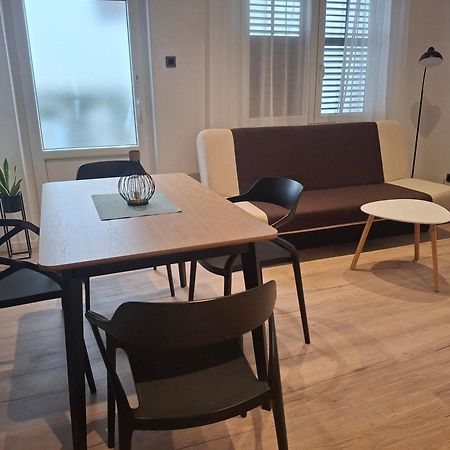 Apartments Nina M Baška Voda Eksteriør bilde