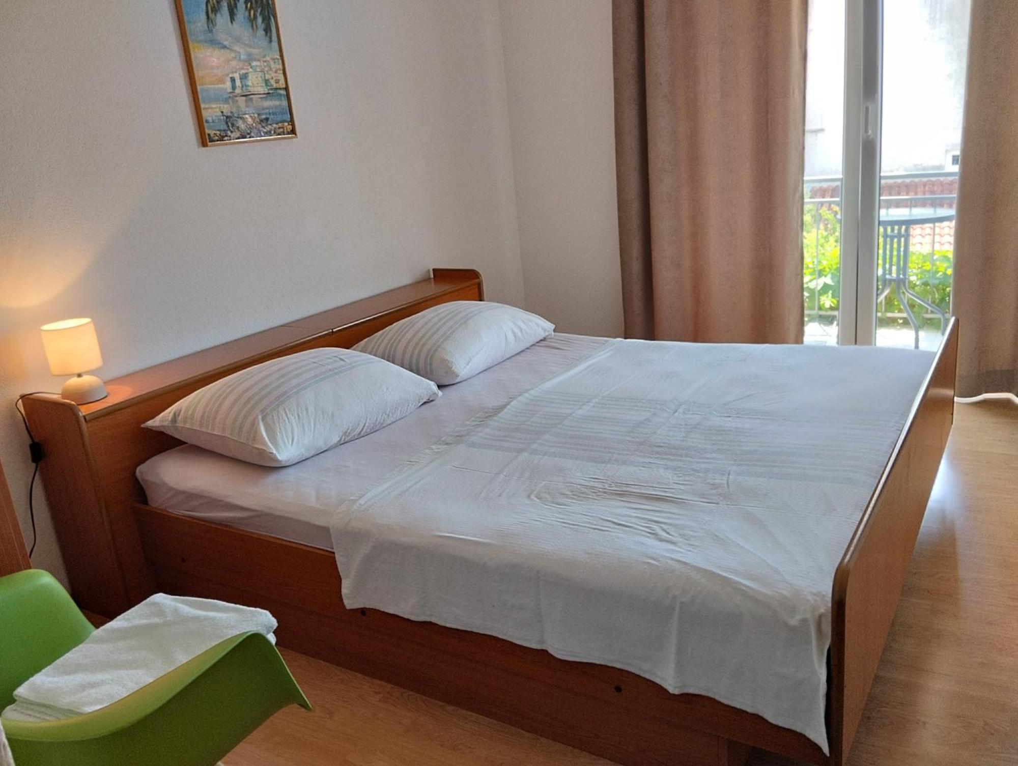 Apartments Nina M Baška Voda Eksteriør bilde
