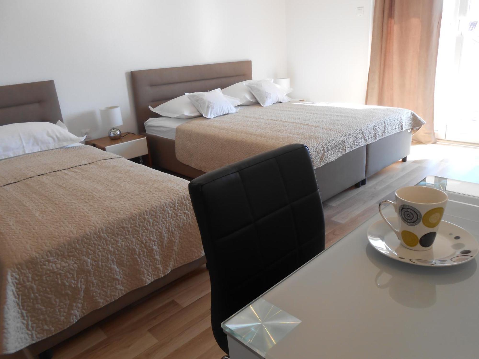 Apartments Nina M Baška Voda Eksteriør bilde
